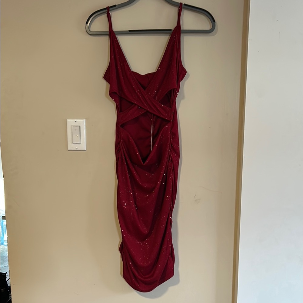 💕3/$40💕 Red Ruched Cut Out Bodycon Dress - Picture 3 of 4